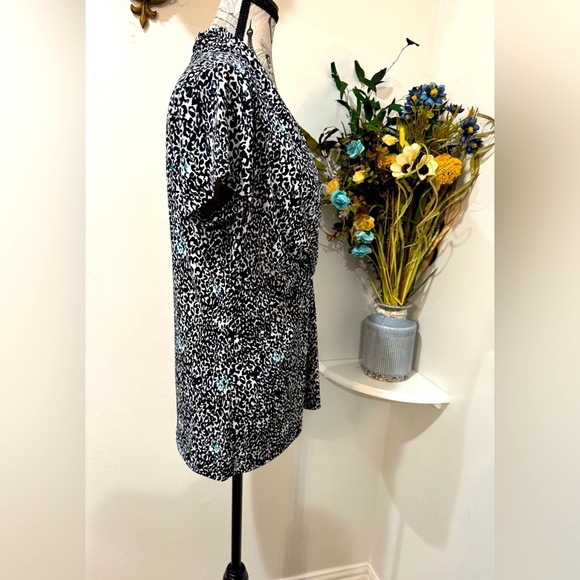 DKNY Blue and Black Wrap Top - Size L - Picture 3 of 9